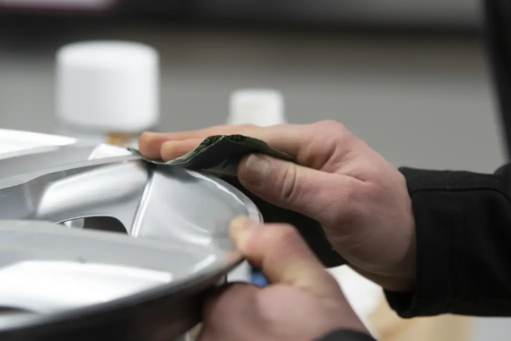 Alloy wheel scratch repair